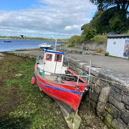 Sleeps Up To 4 Guests In Kinvara