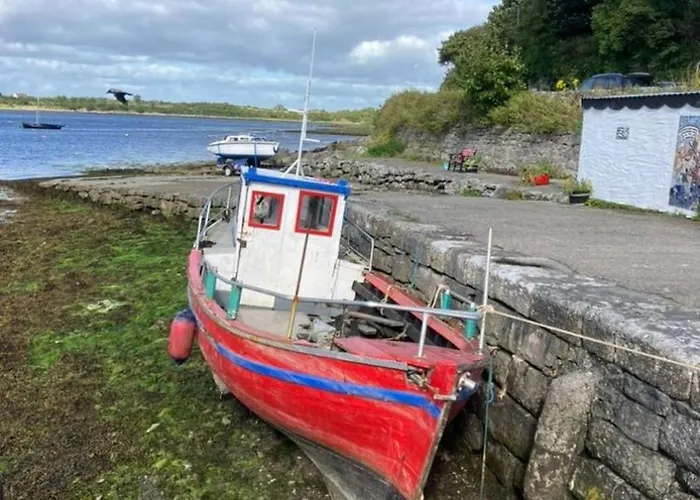 Sleeps Up To 4 Guests In Kinvara