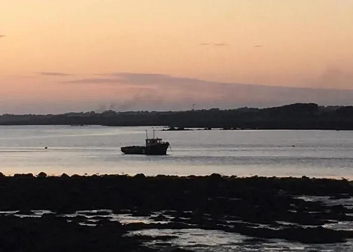 Sleeps Up To 4 Guests In Kinvara Apartament *